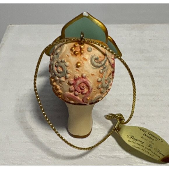 Ashton Drake The Queens Waltz Shoe Ornament Stepping In Time Collection Green - Picture 8 of 9